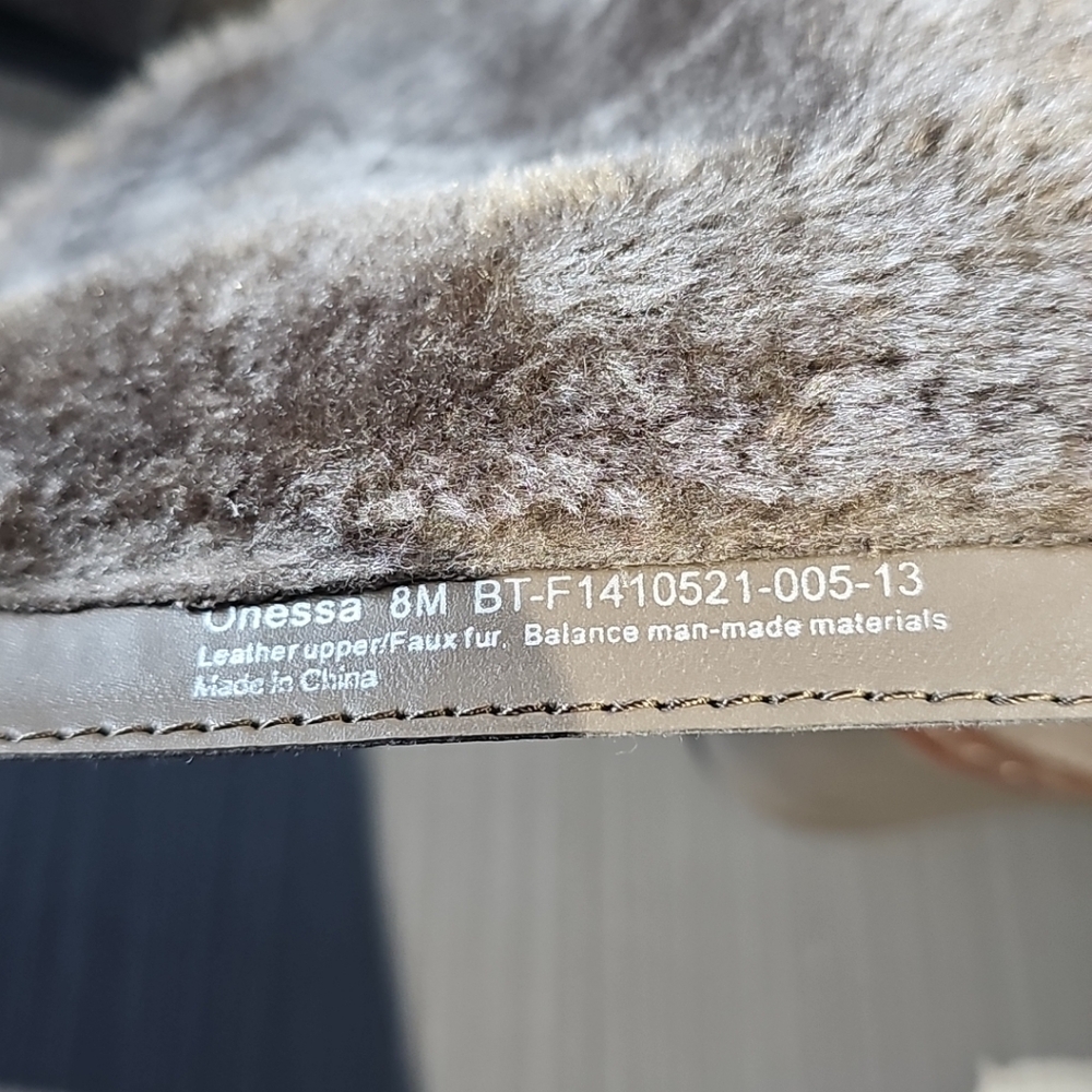 Baretraps Onessa Taupe Studded Suede Snow Boot Women's 8M Excellent Pre-Owned - Picture 11 of 12